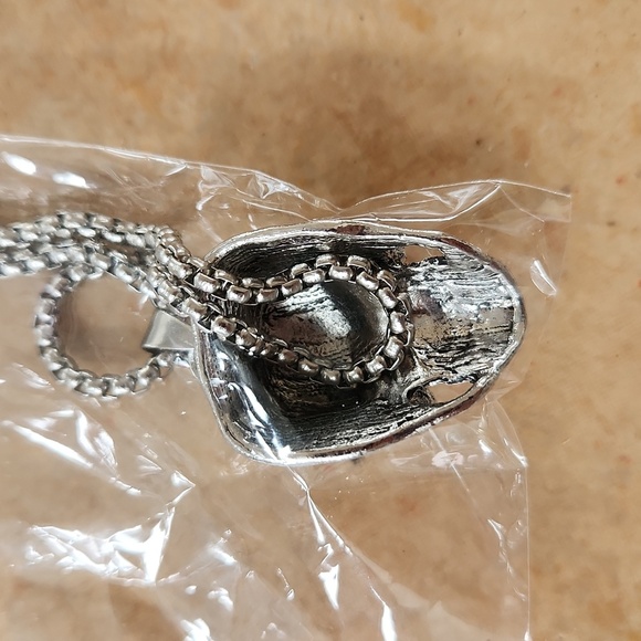 Silver Skull Pendant Necklace - Picture 4 of 4